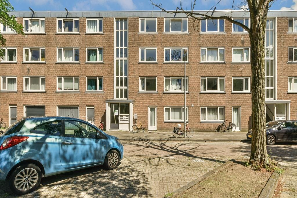 Renovated Top Floor Apartment with Balcony in Buitenveldert — 16