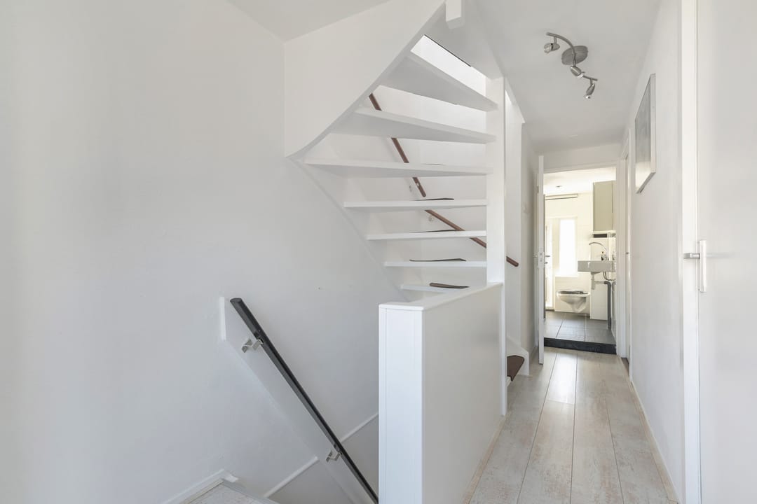 Charming Family Home with Four Bedrooms in Popular Oranjekwartier, Voorburg — 31