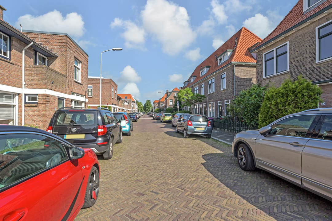 Charming Family Home with Four Bedrooms in Popular Oranjekwartier, Voorburg — 41