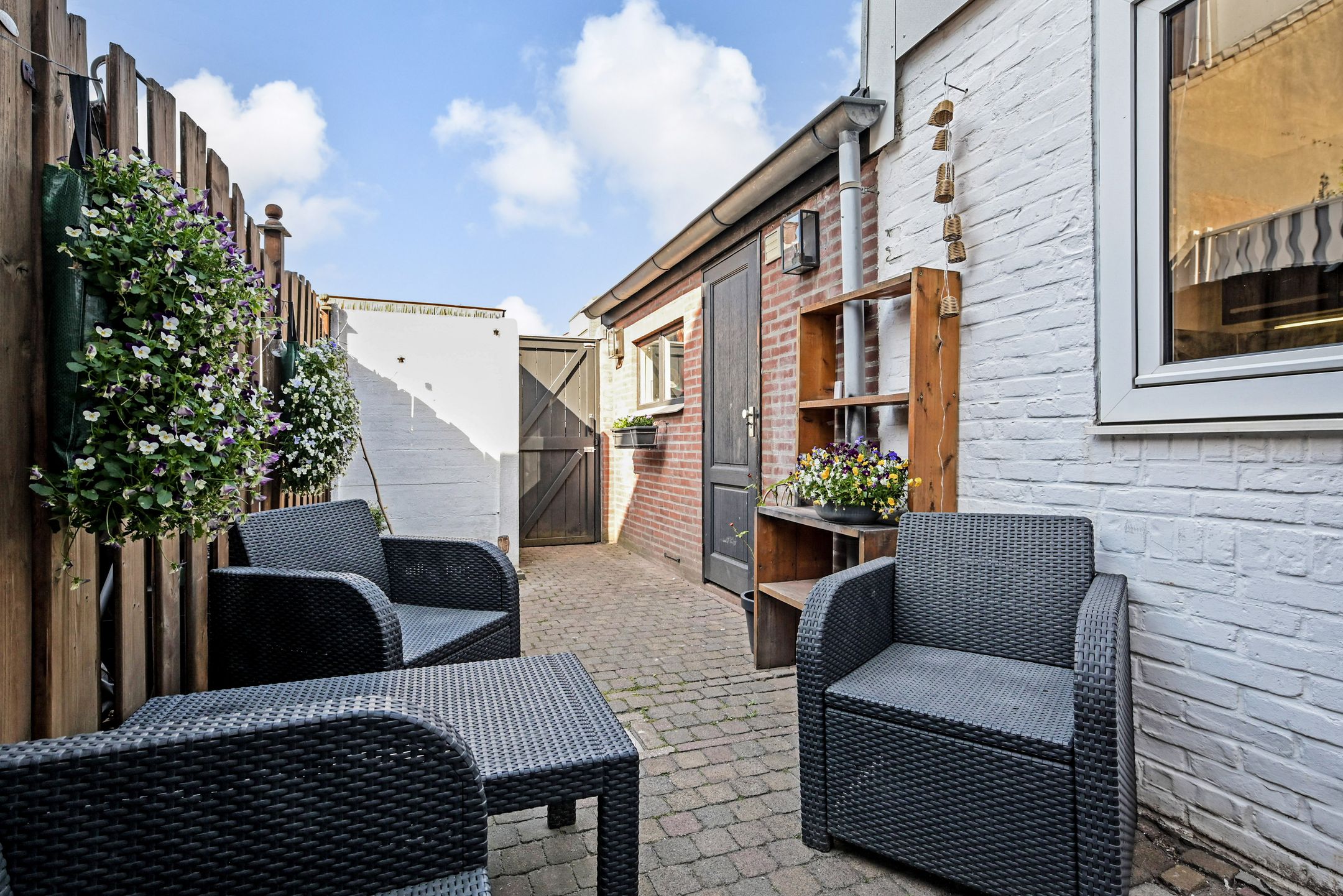 Charming Family Home with Four Bedrooms in Popular Oranjekwartier, Voorburg — 12