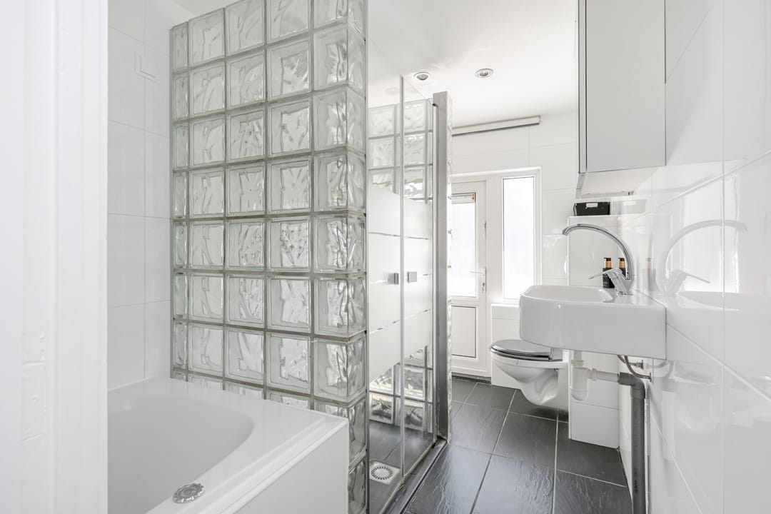 Charming Family Home with Four Bedrooms in Popular Oranjekwartier, Voorburg — 26