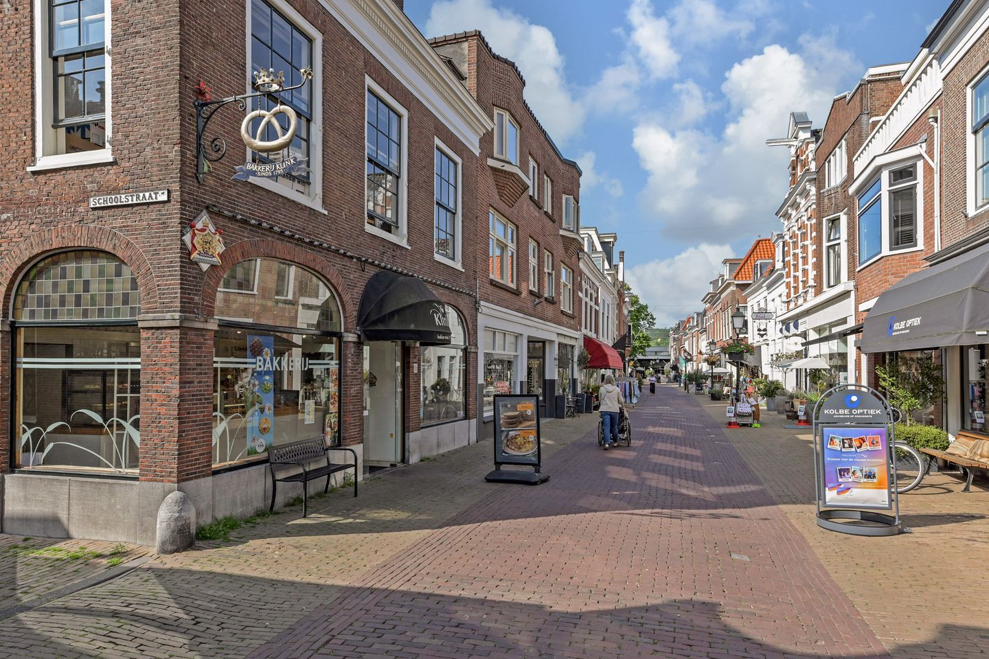 Charming Family Home with Four Bedrooms in Popular Oranjekwartier, Voorburg — 50