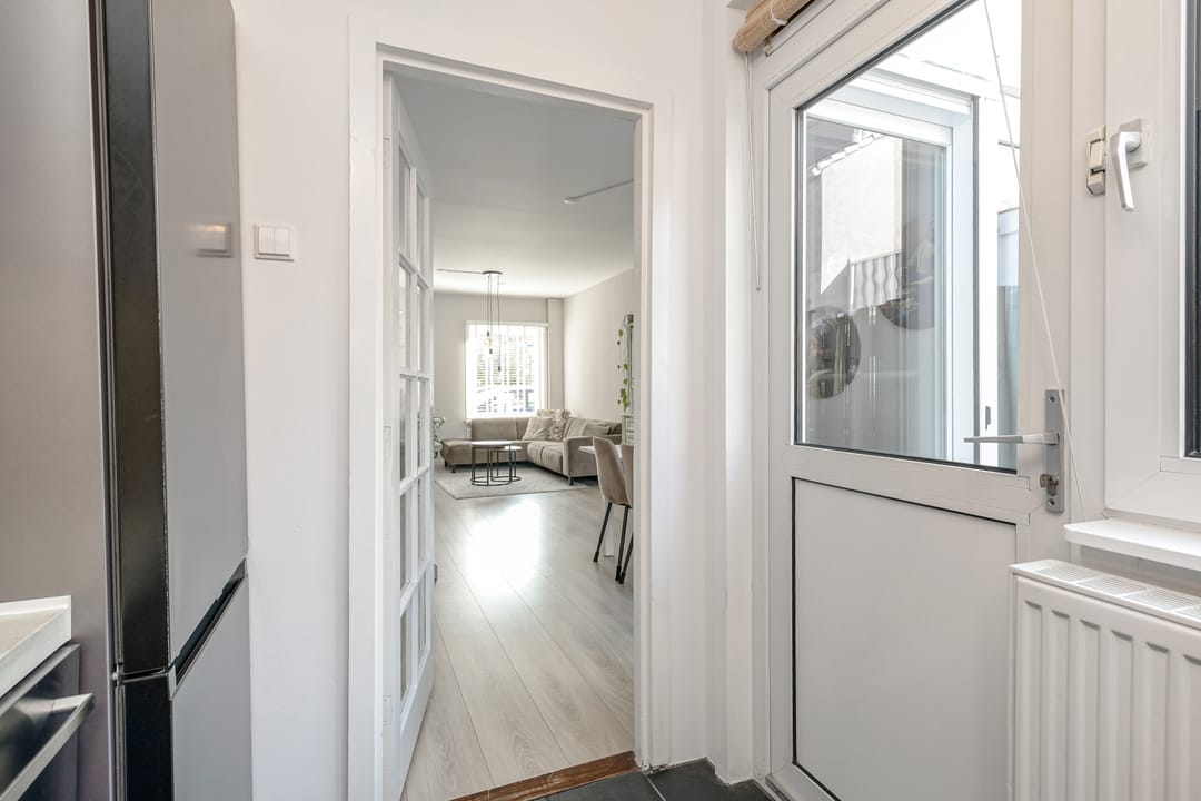 Charming Family Home with Four Bedrooms in Popular Oranjekwartier, Voorburg — 11