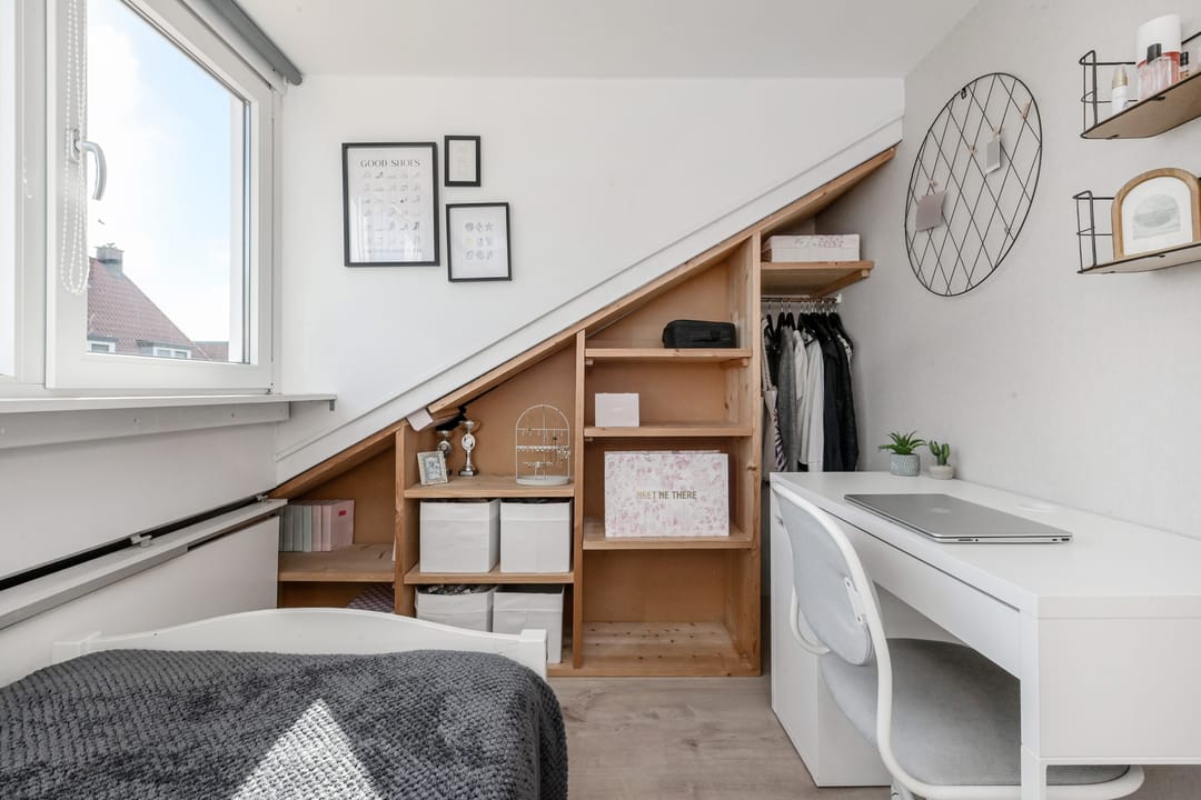 Charming Family Home with Four Bedrooms in Popular Oranjekwartier, Voorburg — 38