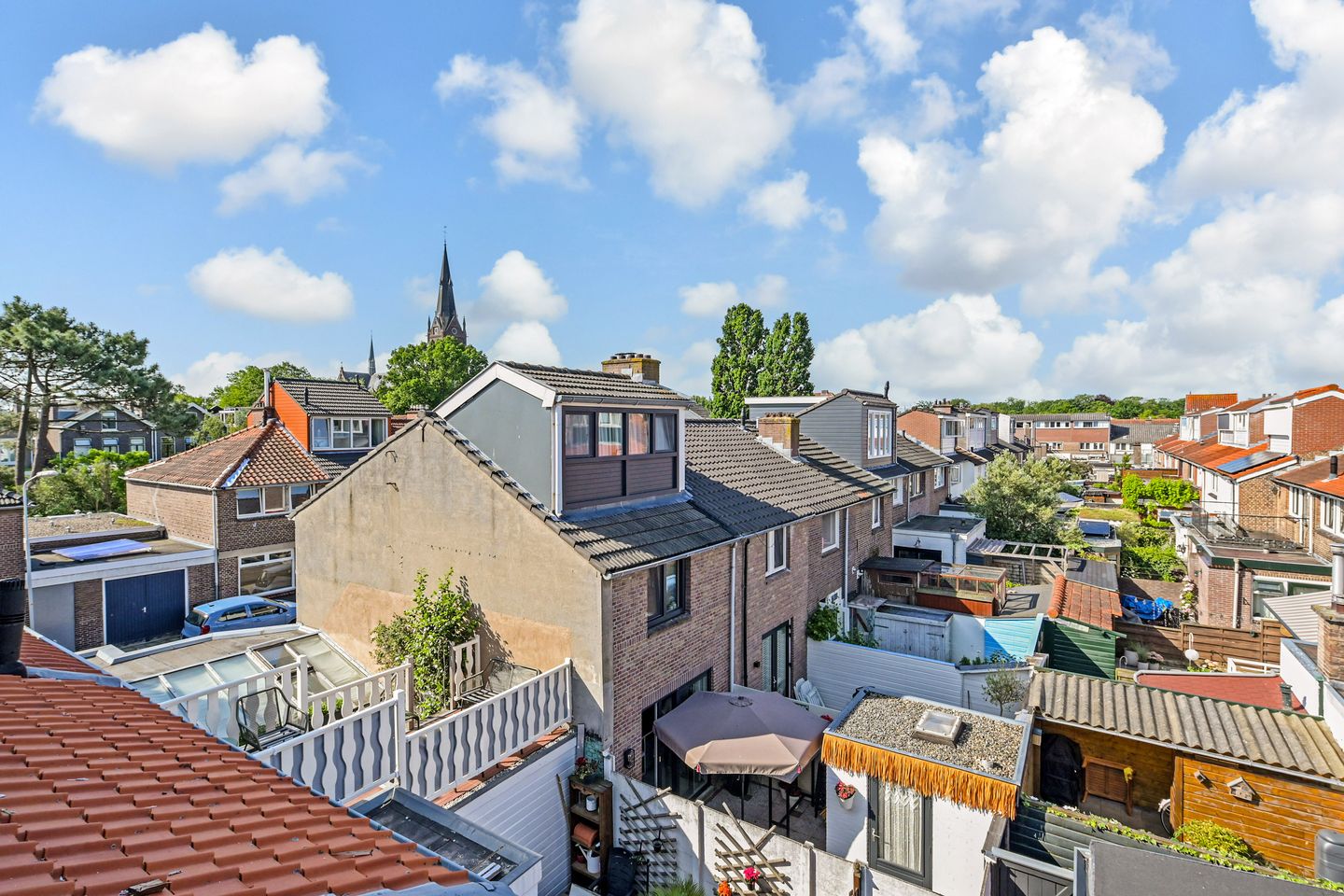 Charming Family Home with Four Bedrooms in Popular Oranjekwartier, Voorburg — 35