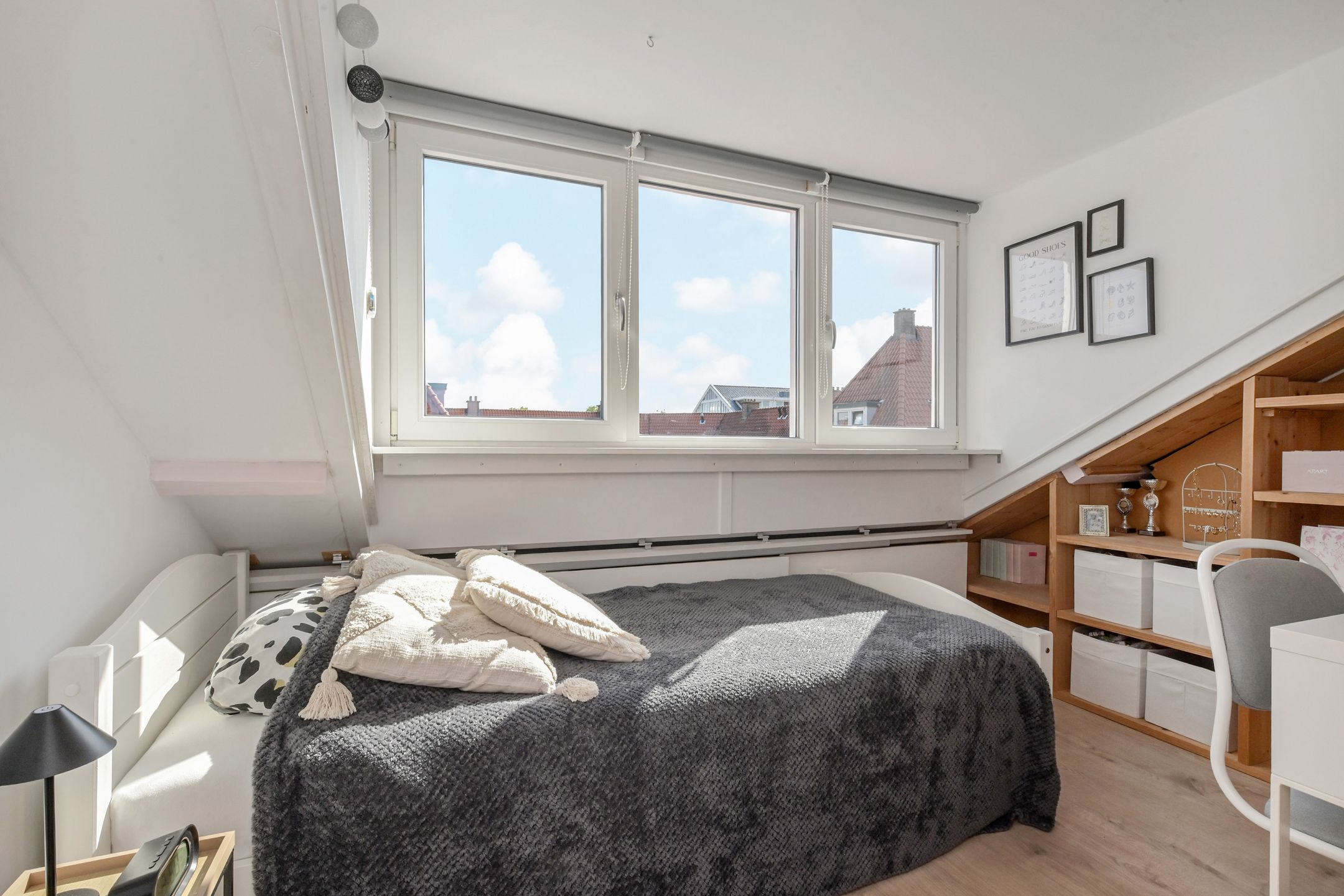 Charming Family Home with Four Bedrooms in Popular Oranjekwartier, Voorburg — 36
