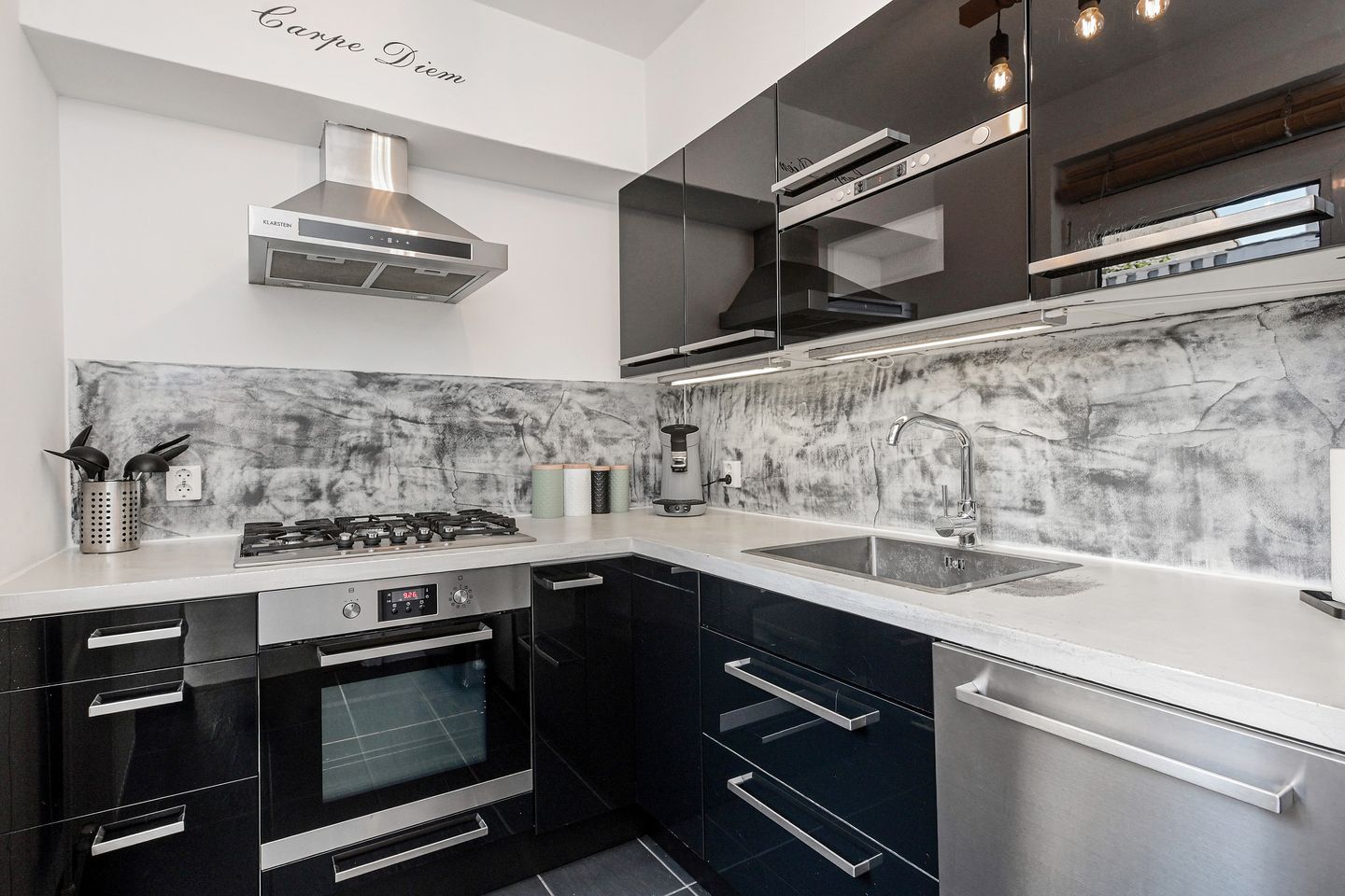 Charming Family Home with Four Bedrooms in Popular Oranjekwartier, Voorburg — 10