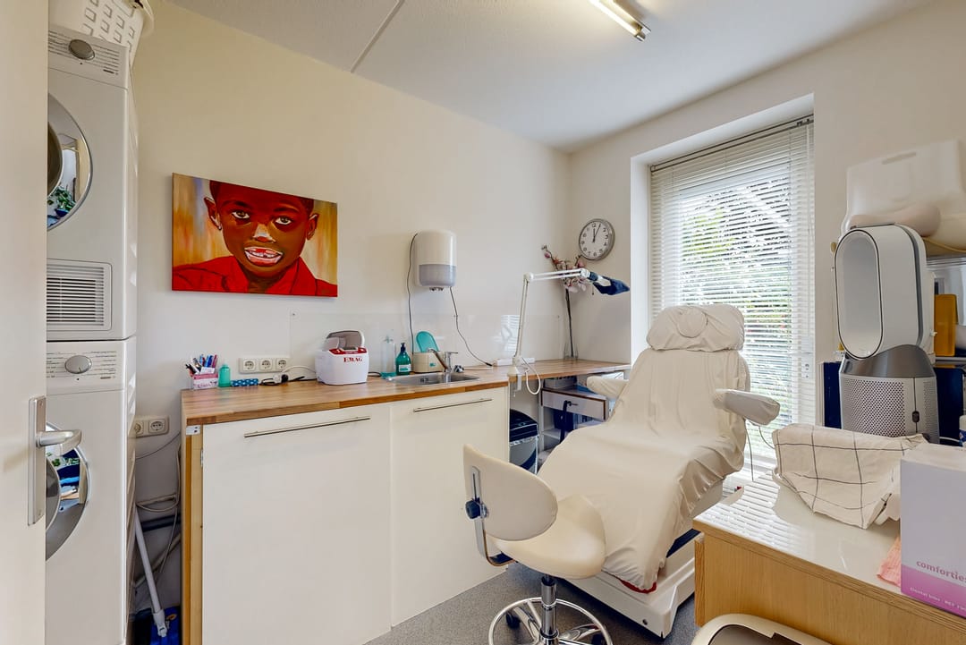 Spacious and Versatile Terraced Home with Flexible Layout in Green Park Setting — 11