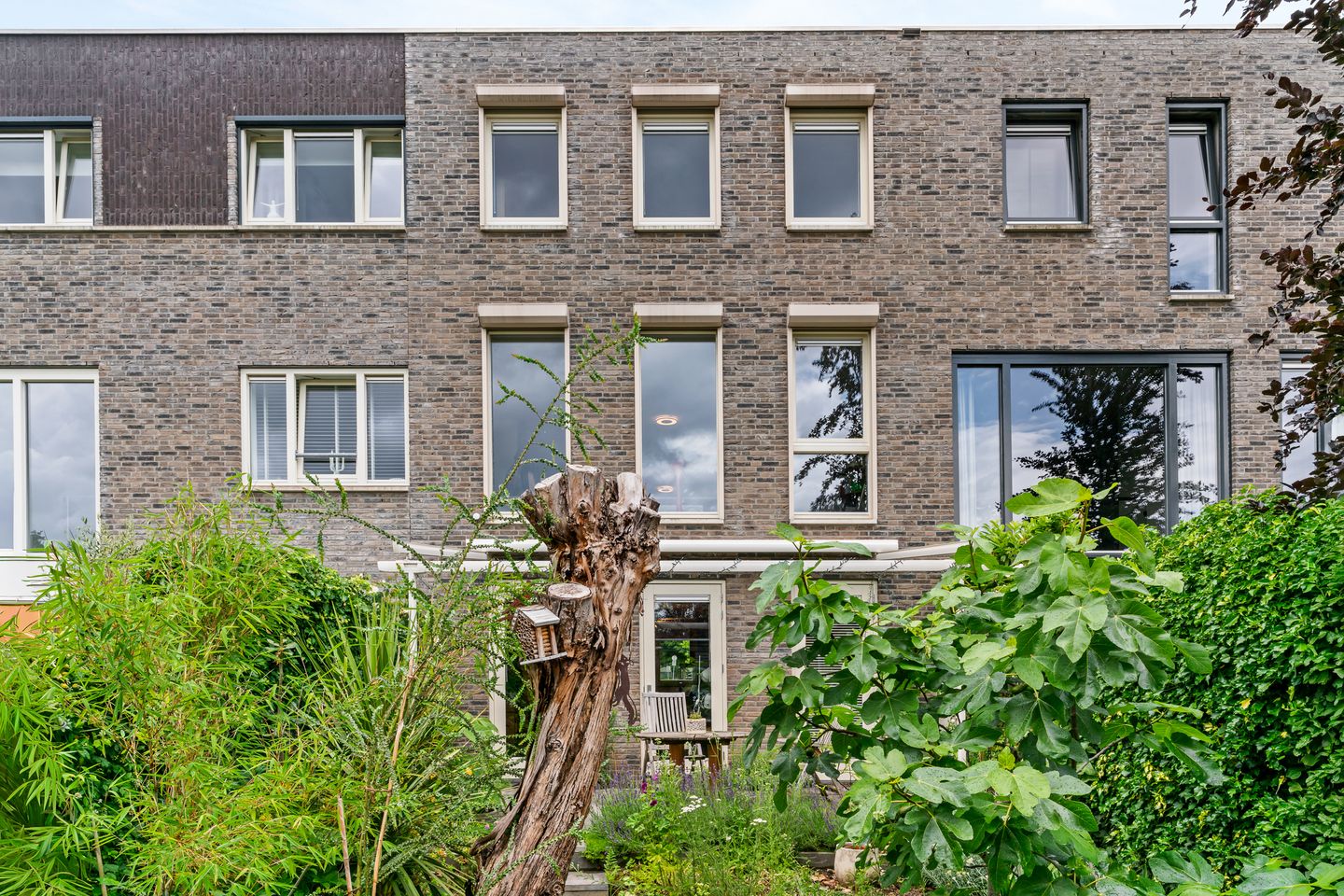 Spacious and Versatile Terraced Home with Flexible Layout in Green Park Setting — 34