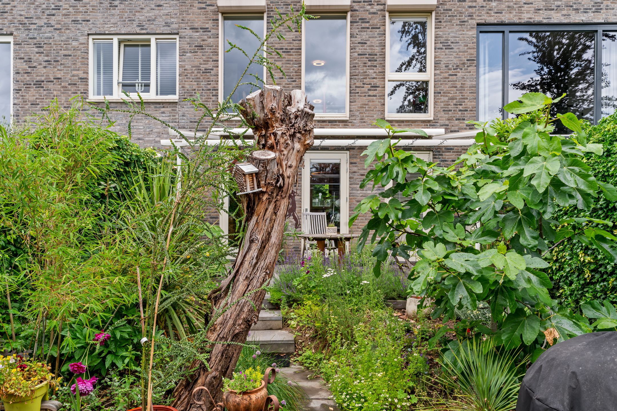 Spacious and Versatile Terraced Home with Flexible Layout in Green Park Setting — 33