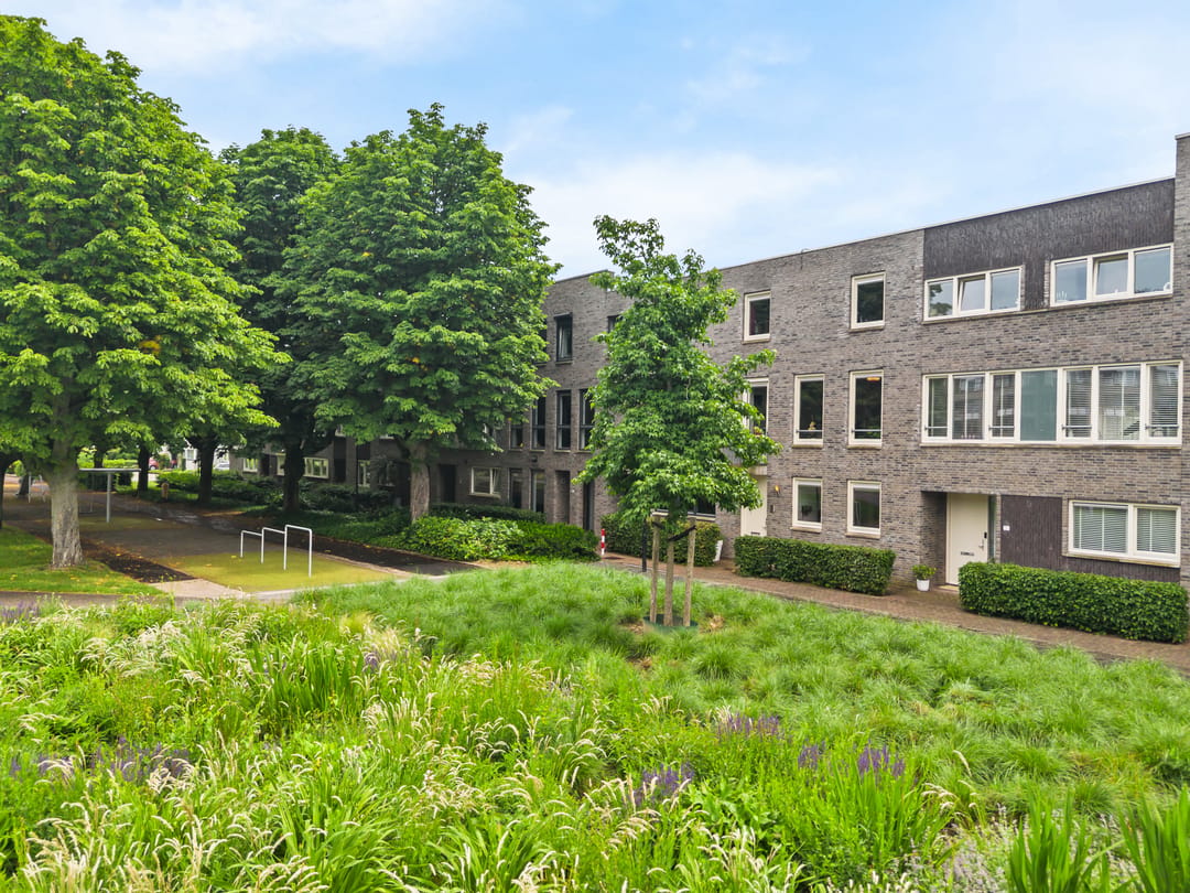 Spacious and Versatile Terraced Home with Flexible Layout in Green Park Setting — 38