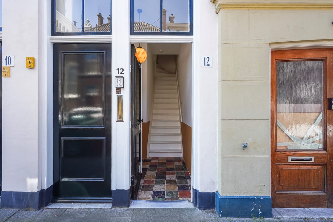Spacious Double Upper Apartment with Large Terrace in Popular Zeeheldenkwartier — 8