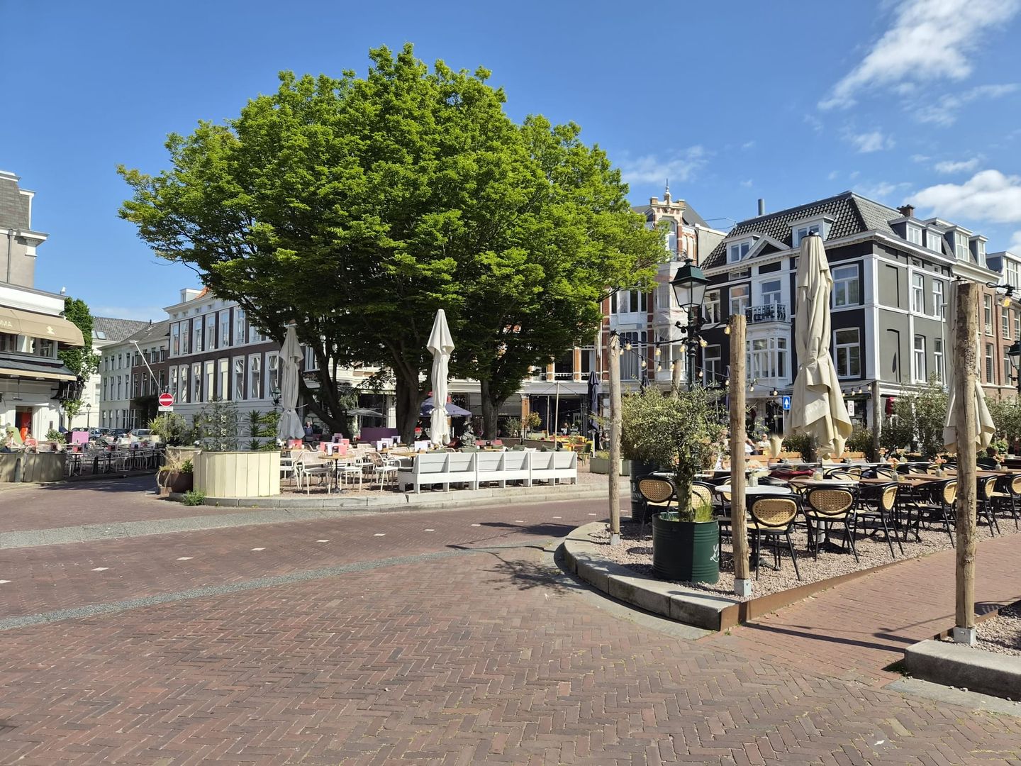 Spacious Double Upper Apartment with Large Terrace in Popular Zeeheldenkwartier — 50