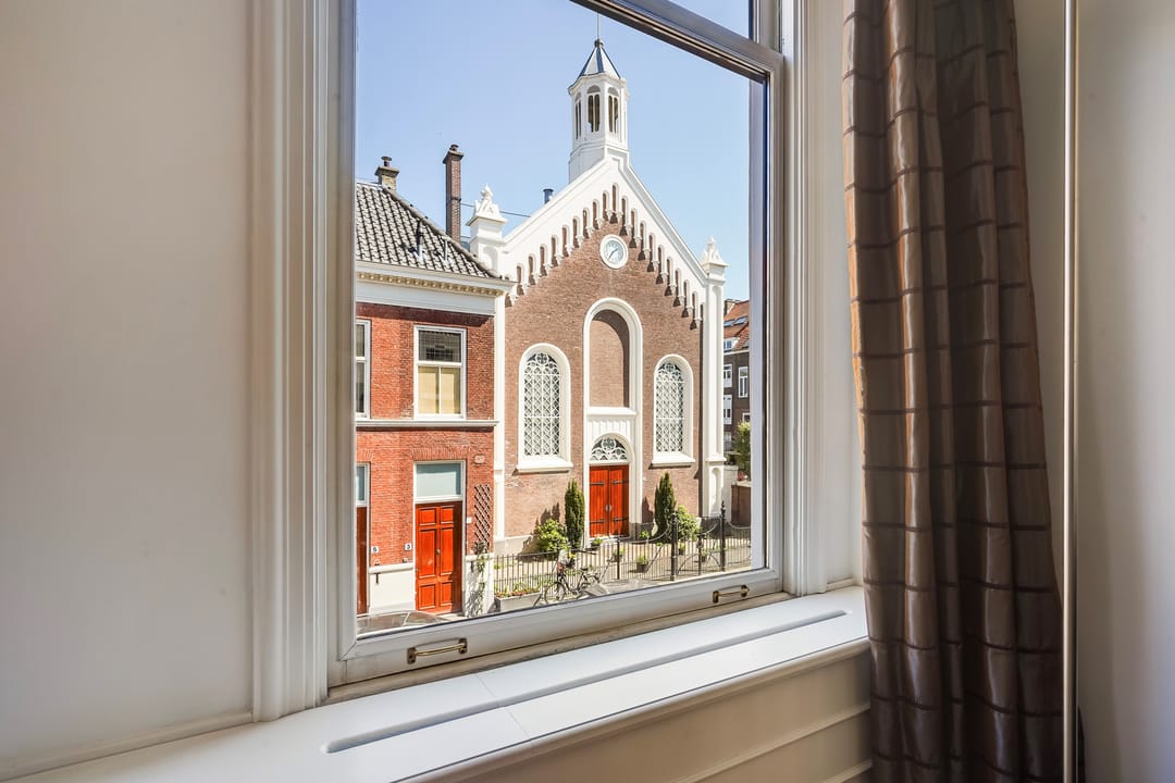 Spacious Double Upper Apartment with Large Terrace in Popular Zeeheldenkwartier — 16