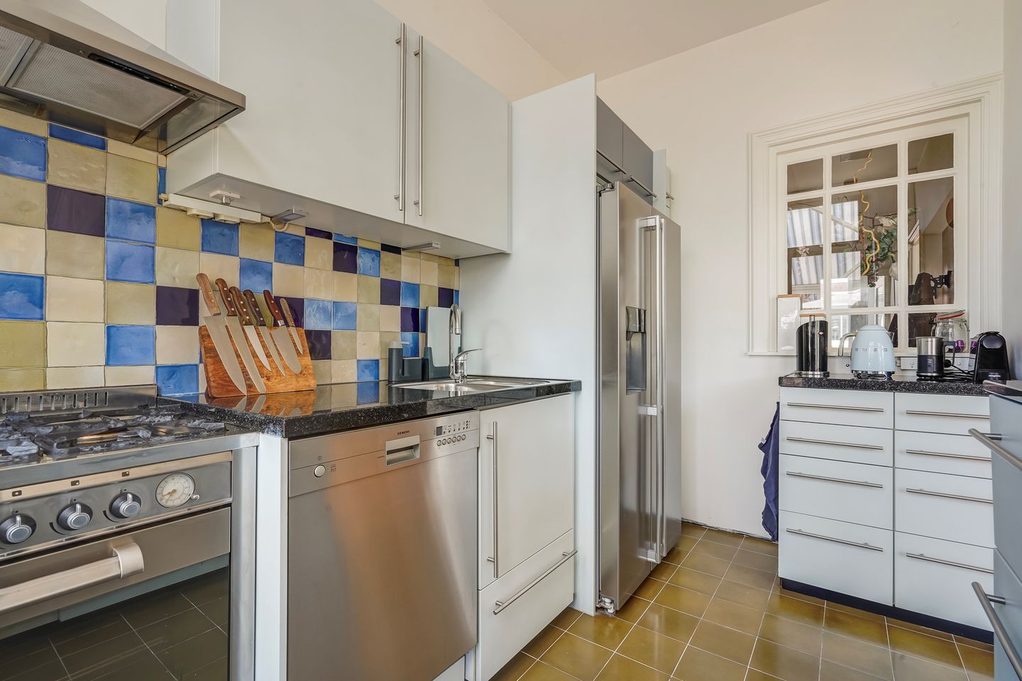 Spacious Double Upper Apartment with Large Terrace in Popular Zeeheldenkwartier — 20