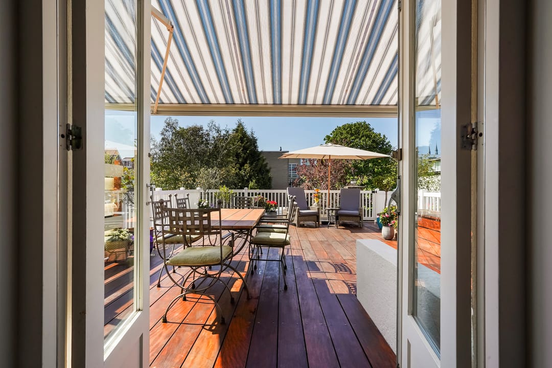 Spacious Double Upper Apartment with Large Terrace in Popular Zeeheldenkwartier — 22