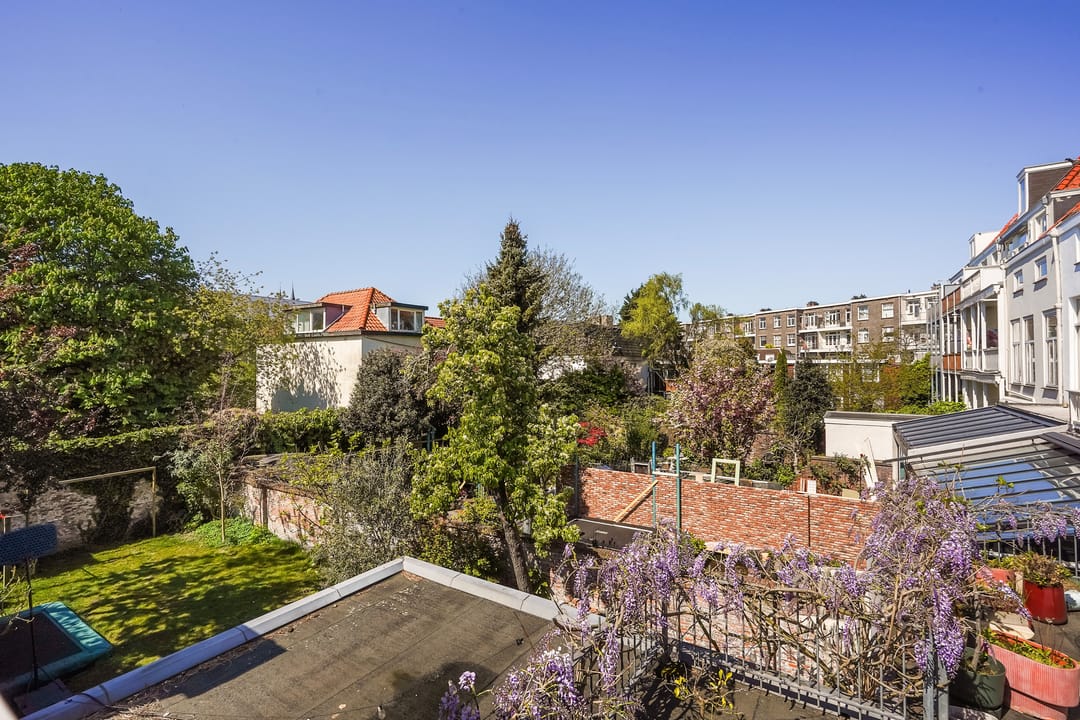 Spacious Double Upper Apartment with Large Terrace in Popular Zeeheldenkwartier — 28