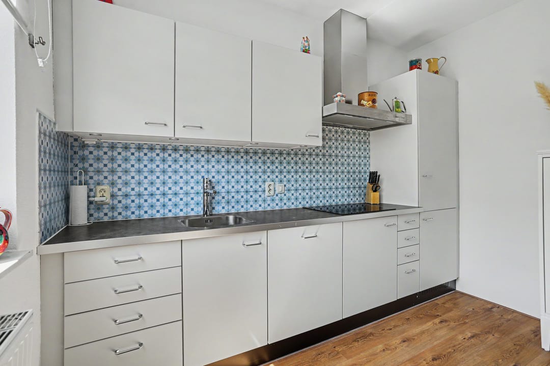 Spacious Apartment with Private Parking in Central Tilburg — 17