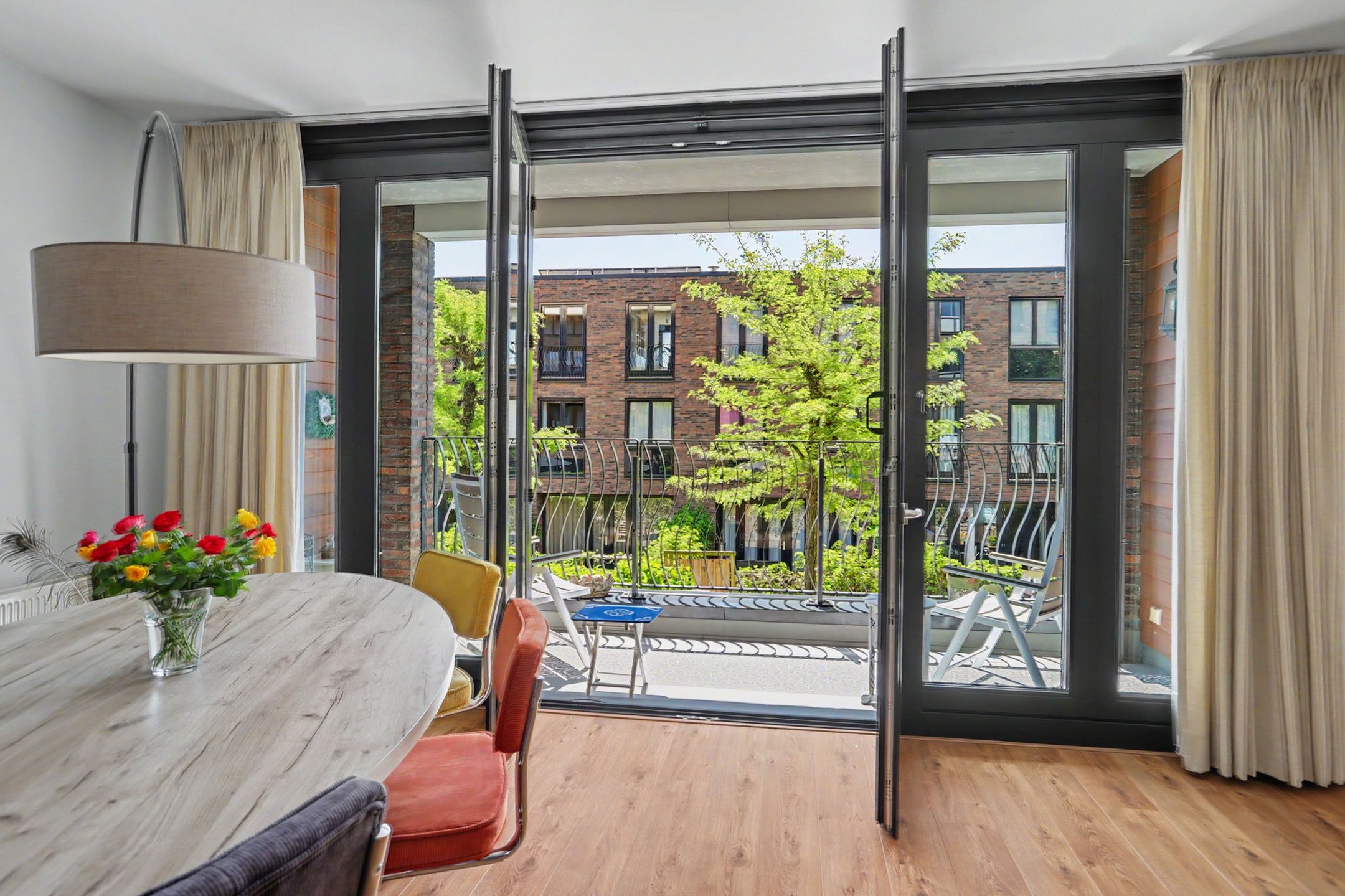 Spacious Apartment with Private Parking in Central Tilburg — 9