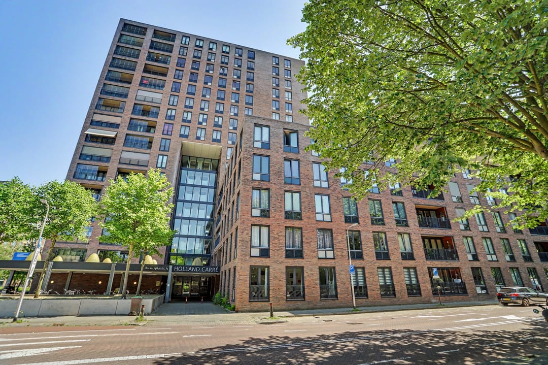 Spacious Apartment with Private Parking in Central Tilburg — 28