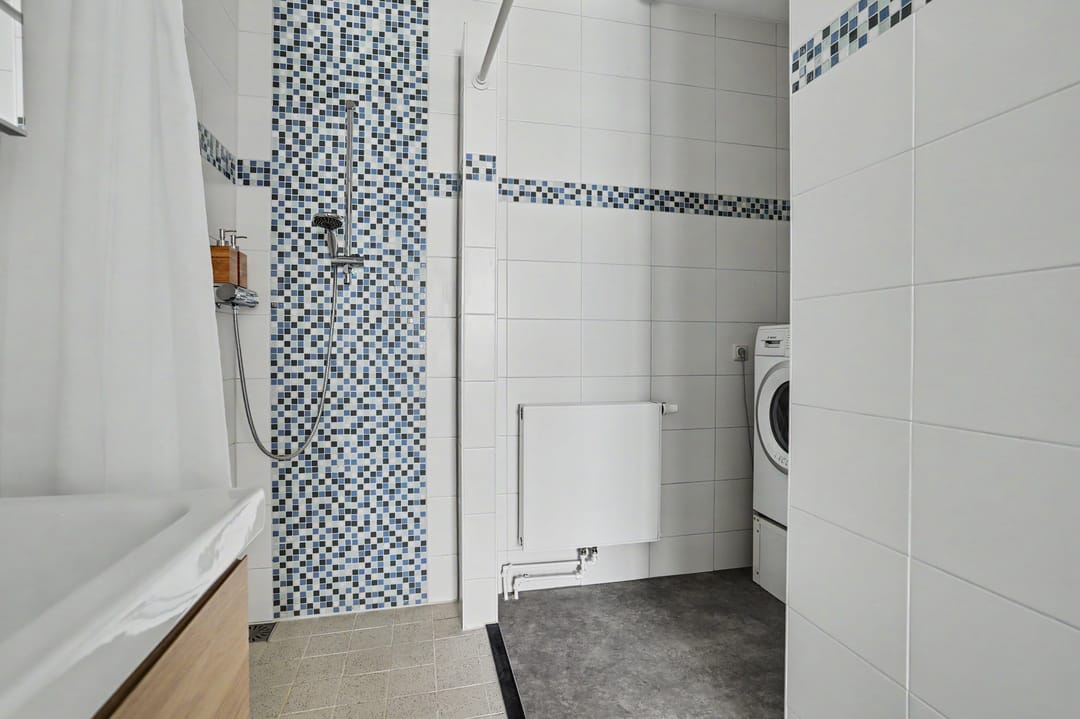 Spacious Apartment with Private Parking in Central Tilburg — 26