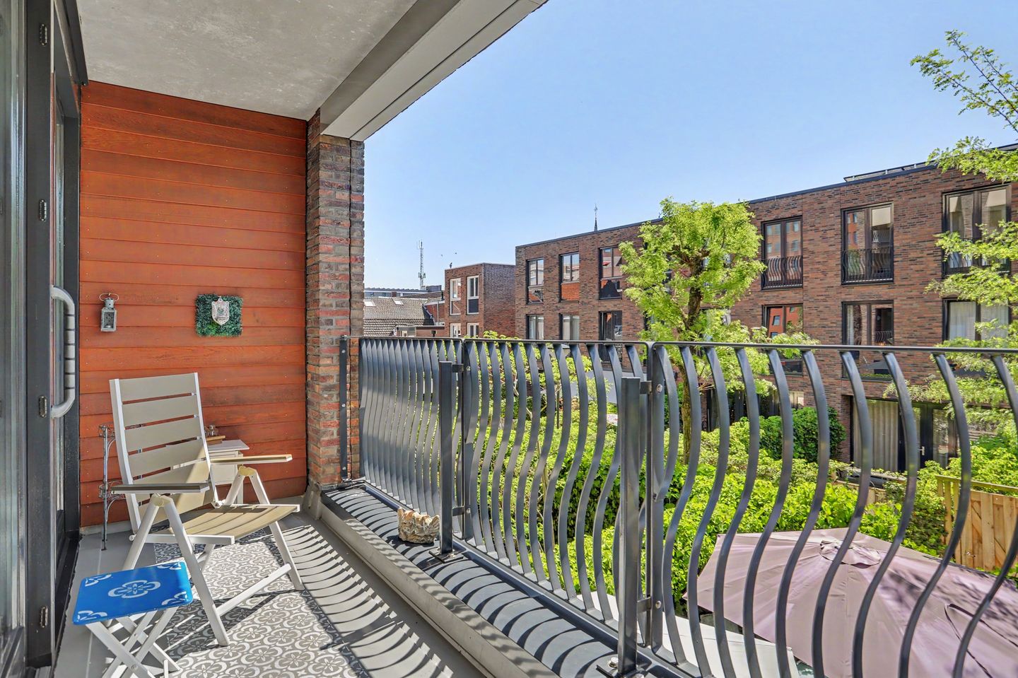 Spacious Apartment with Private Parking in Central Tilburg — 10