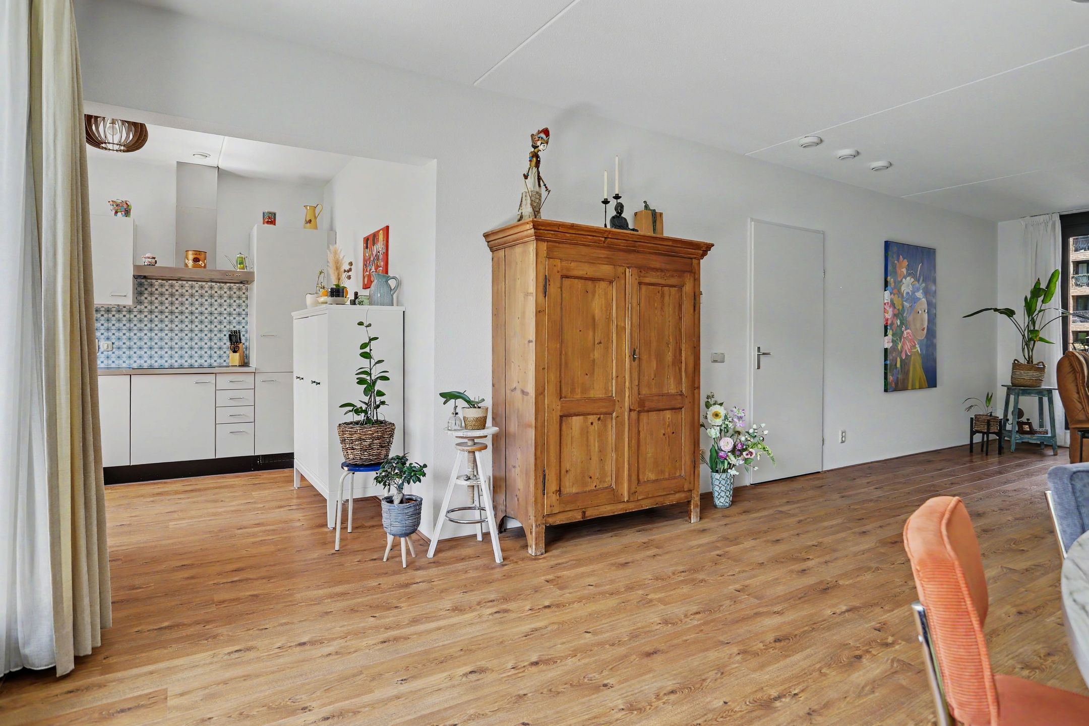 Spacious Apartment with Private Parking in Central Tilburg — 12