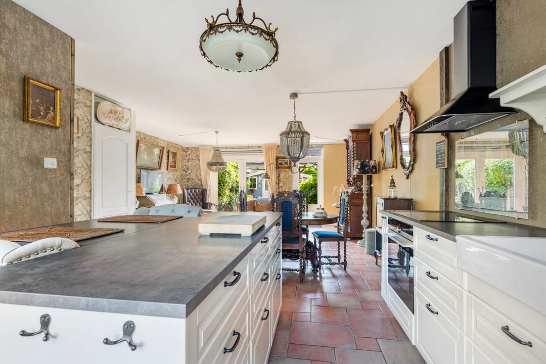 Spacious Family Home with Four Bedrooms in Popular Molenvliet Neighborhood — 13