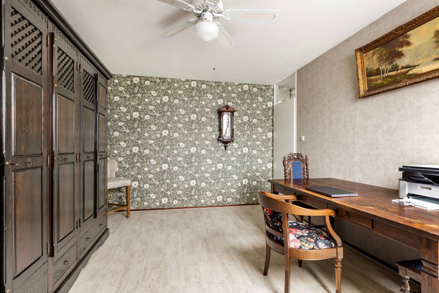 Spacious Family Home with Four Bedrooms in Popular Molenvliet Neighborhood — 20