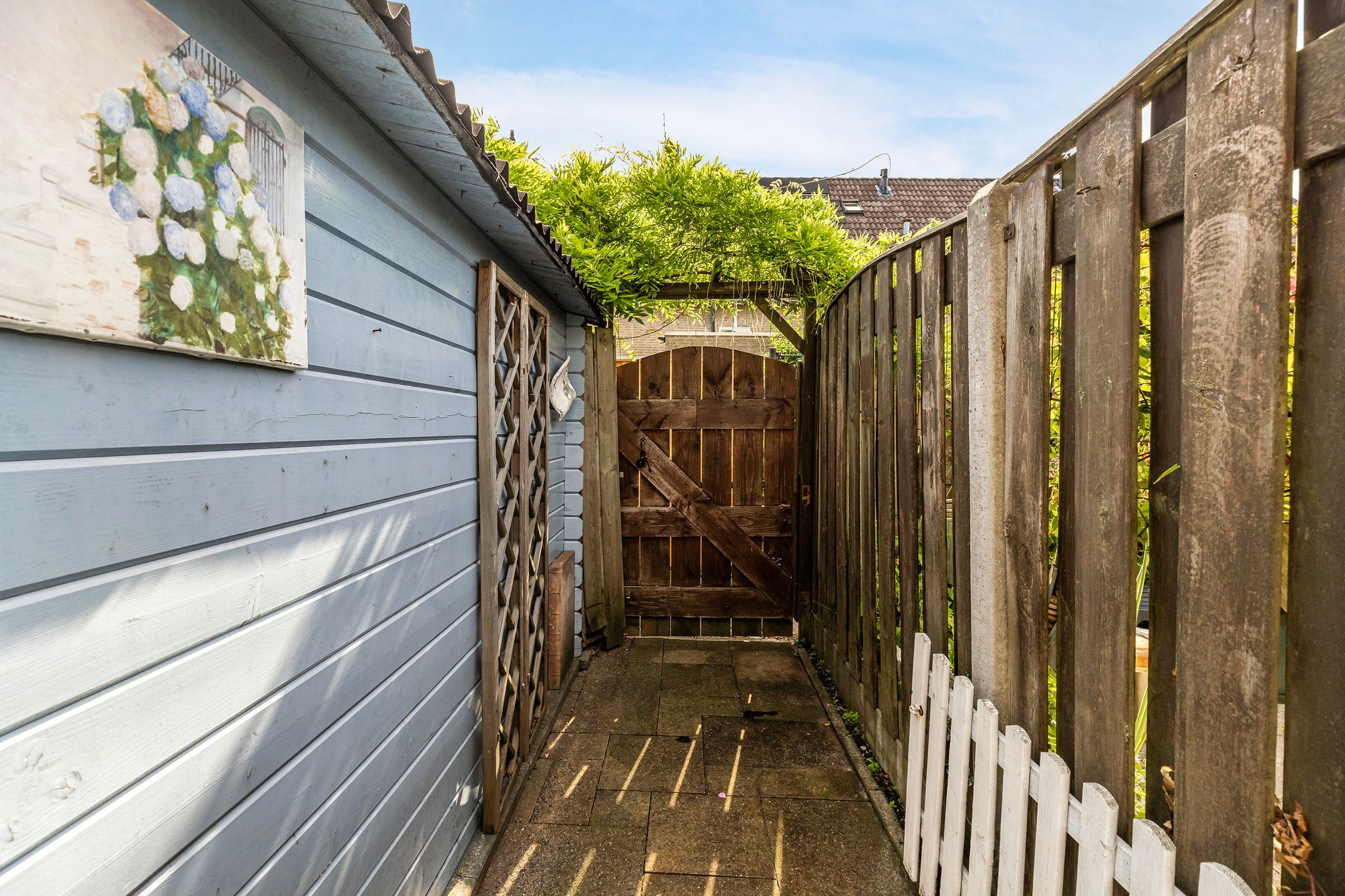 Spacious Family Home with Four Bedrooms in Popular Molenvliet Neighborhood — 33