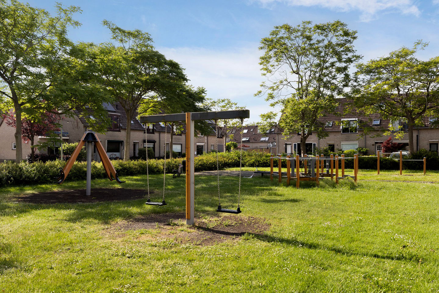 Spacious Family Home with Four Bedrooms in Popular Molenvliet Neighborhood — 35