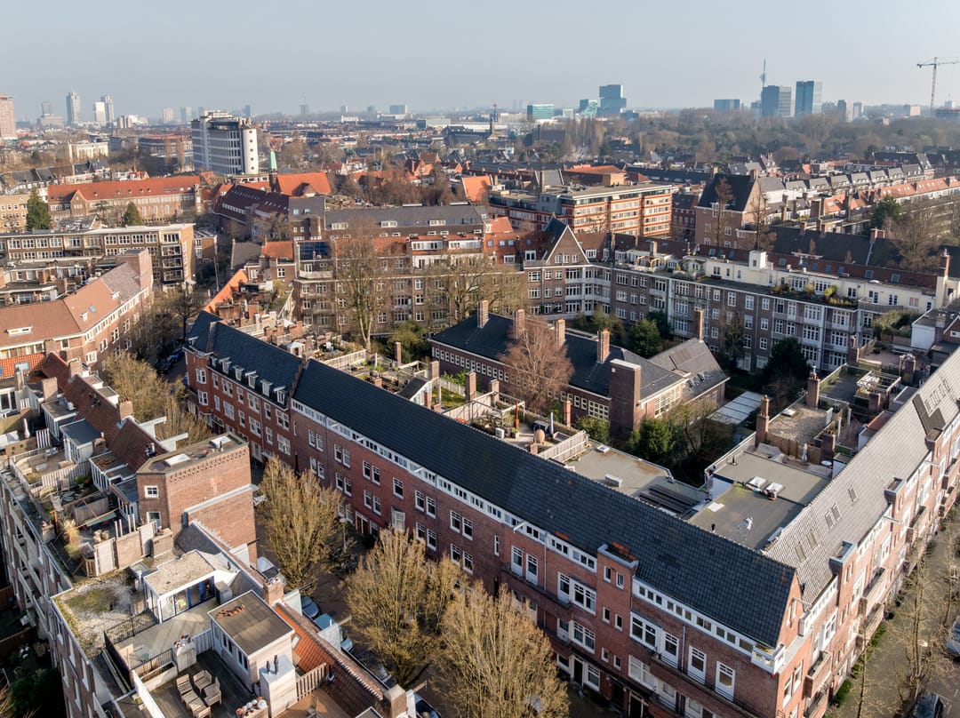 Spacious Triple Upper House in Prime Amsterdam Oud-Zuid Location — 43