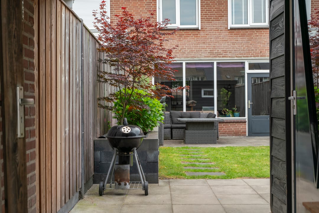 Move-in Ready Terraced Home with Four Bedrooms and Solar Panels in Quiet Schijndel Neighborhood — 38