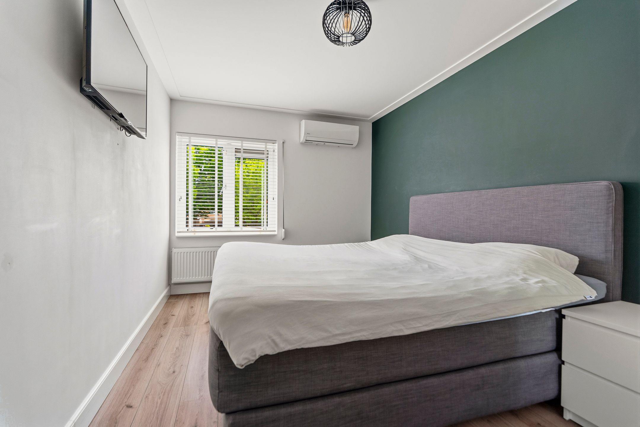 Move-in Ready Terraced Home with Four Bedrooms and Solar Panels in Quiet Schijndel Neighborhood — 21