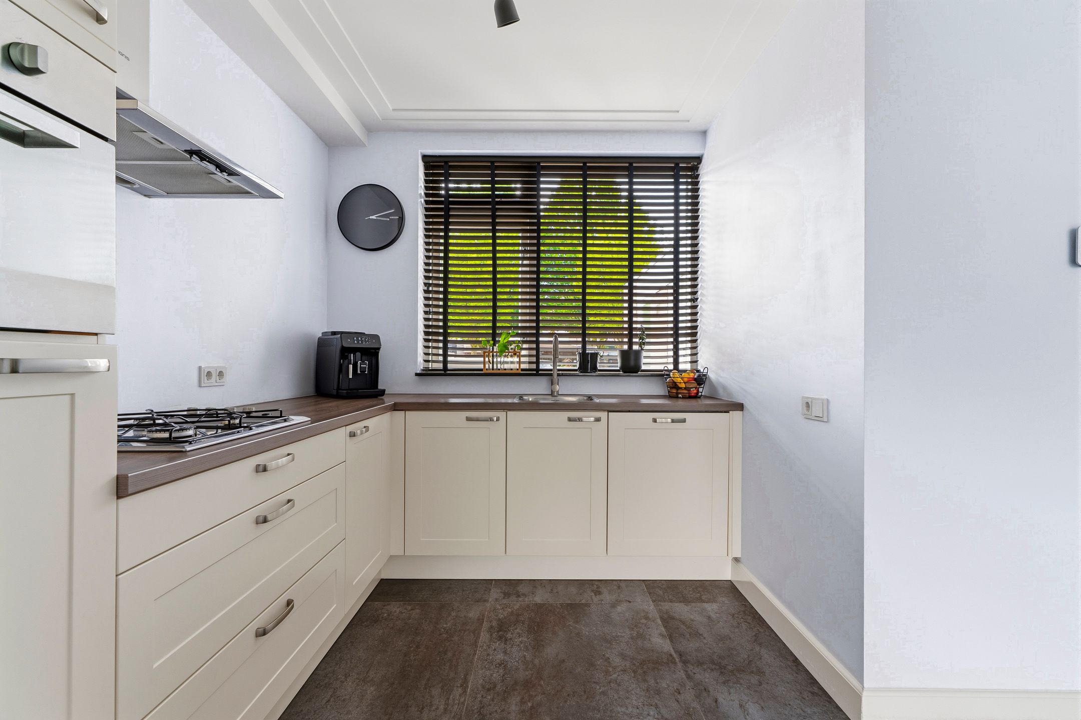 Move-in Ready Terraced Home with Four Bedrooms and Solar Panels in Quiet Schijndel Neighborhood — 12