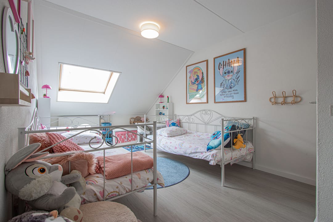 Well-Maintained Terraced Family Home with Sunny Garden in Popular Hoogvonderen — 16
