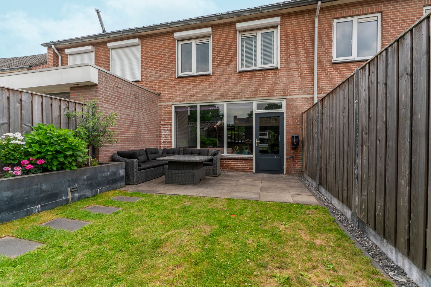 Move-in Ready Terraced Home with Four Bedrooms and Solar Panels in Quiet Schijndel Neighborhood — 40