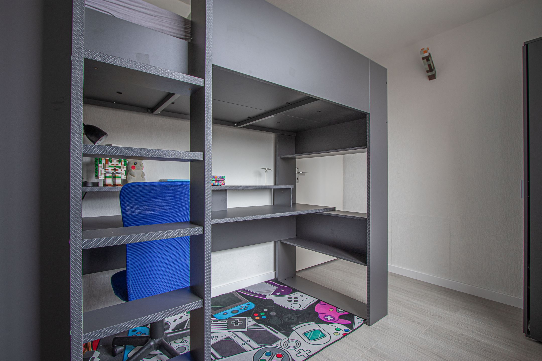Well-Maintained Terraced Family Home with Sunny Garden in Popular Hoogvonderen — 18