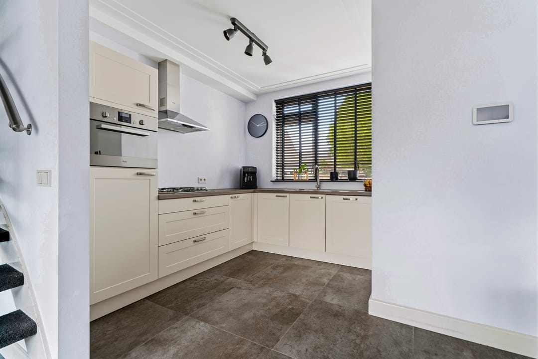 Move-in Ready Terraced Home with Four Bedrooms and Solar Panels in Quiet Schijndel Neighborhood — 11