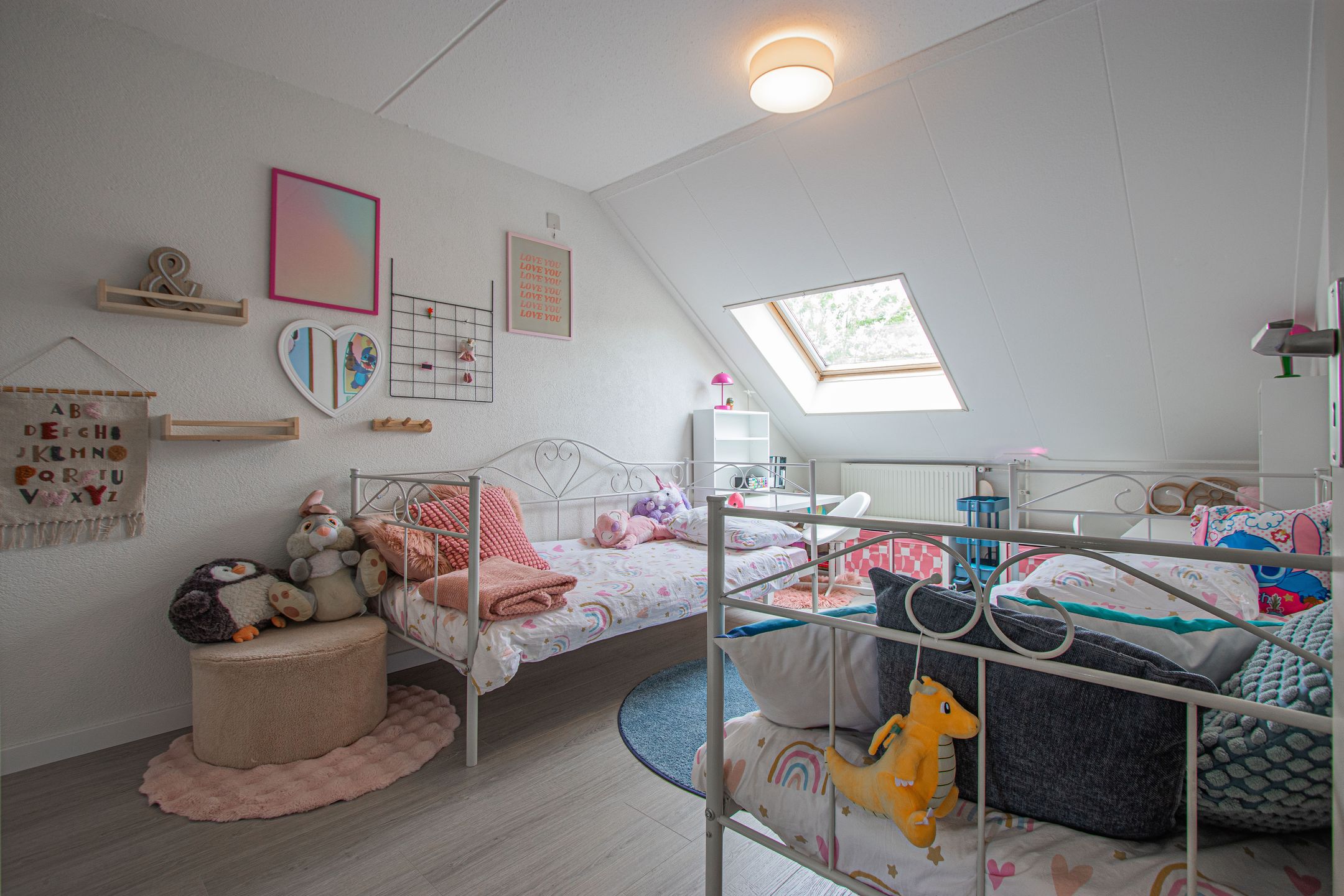 Well-Maintained Terraced Family Home with Sunny Garden in Popular Hoogvonderen — 15