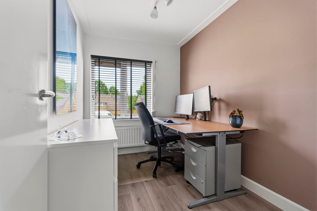 Move-in Ready Terraced Home with Four Bedrooms and Solar Panels in Quiet Schijndel Neighborhood — 23