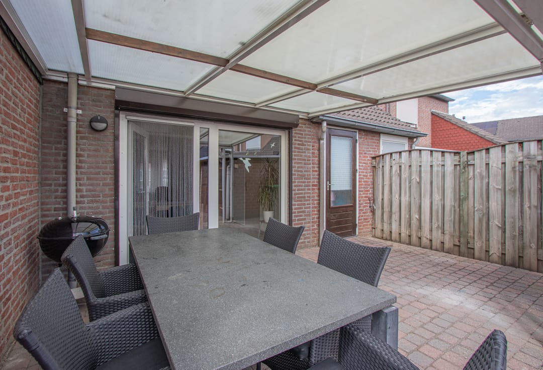 Well-Maintained Terraced Family Home with Sunny Garden in Popular Hoogvonderen — 23