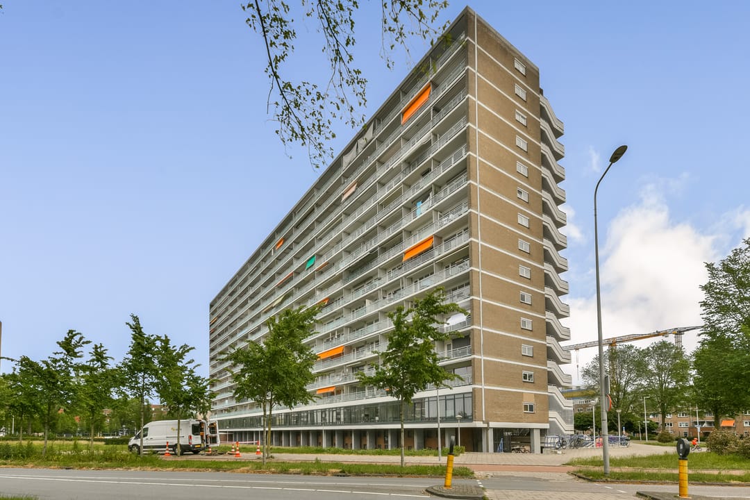 Bright 11th Floor Apartment with Panoramic Sloterplas Views and Spacious West-Facing Balcony — 17