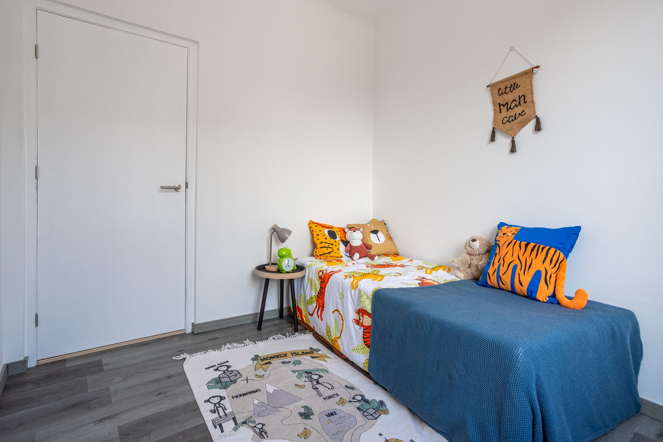 Fully Renovated Upper Apartment in Almelo City Center — 9
