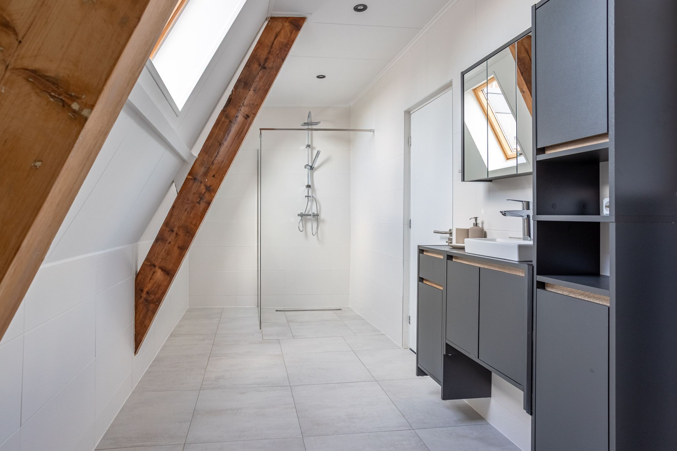 Fully Renovated Upper Apartment in Almelo City Center — 15
