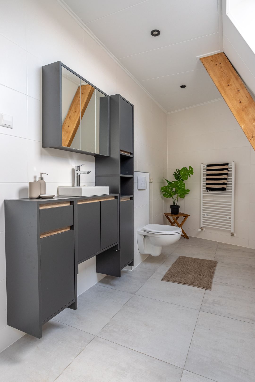 Fully Renovated Upper Apartment in Almelo City Center — 17