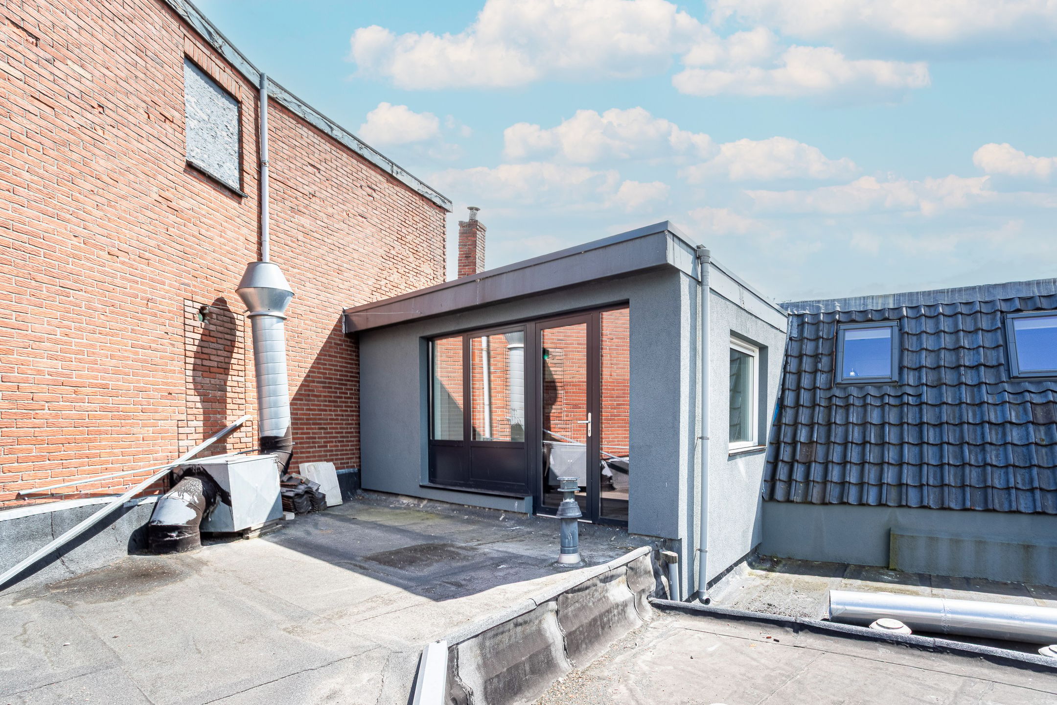 Fully Renovated Upper Apartment in Almelo City Center — 24