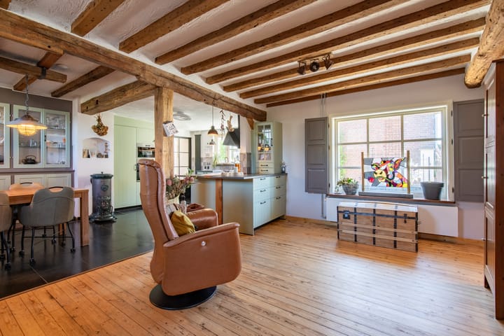 Hoekwoning te koop: Dorpstraat 35, Buchten