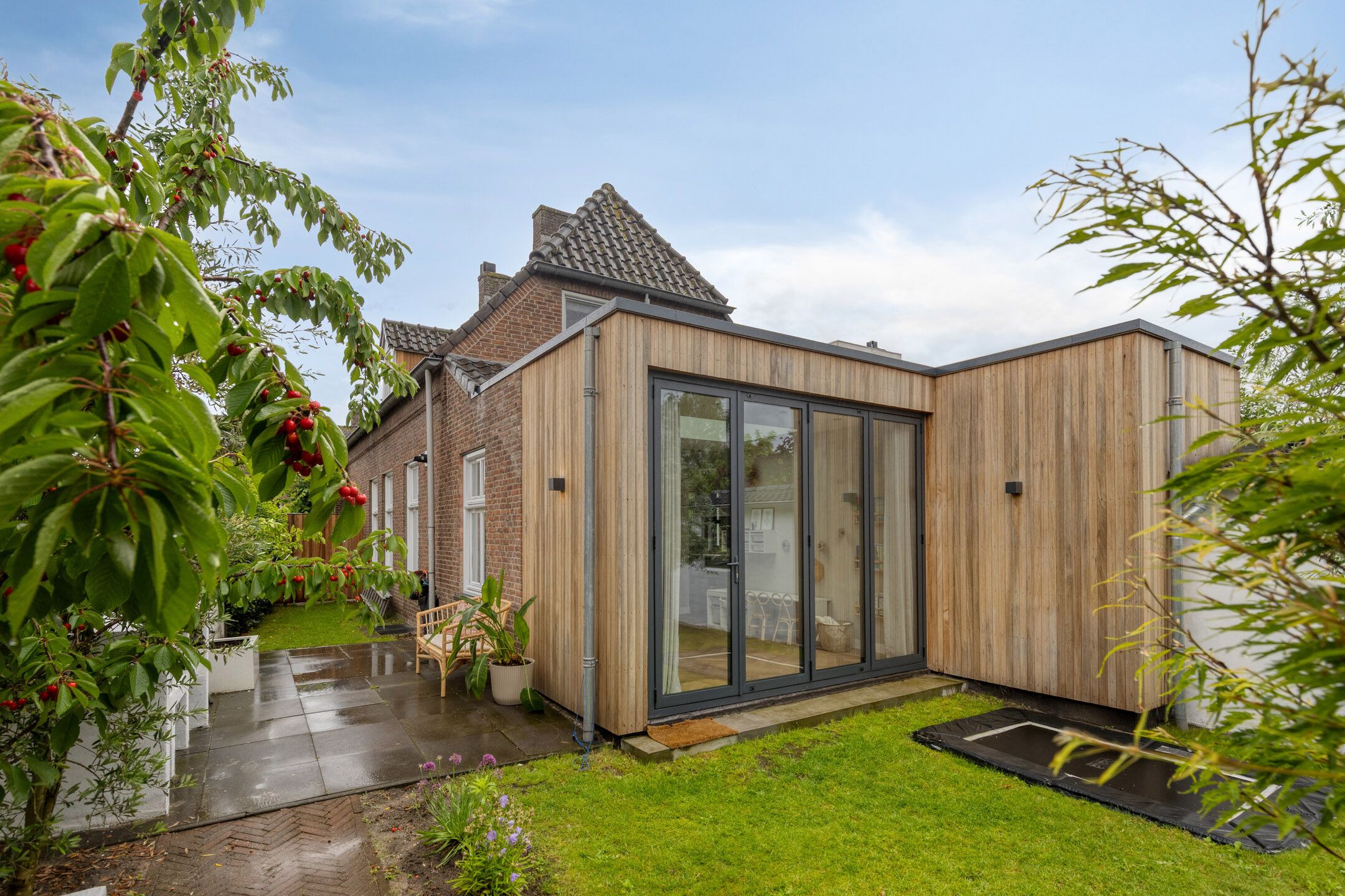 Detached Family Home with Modern Kitchen Extension in Vlijmen — 45