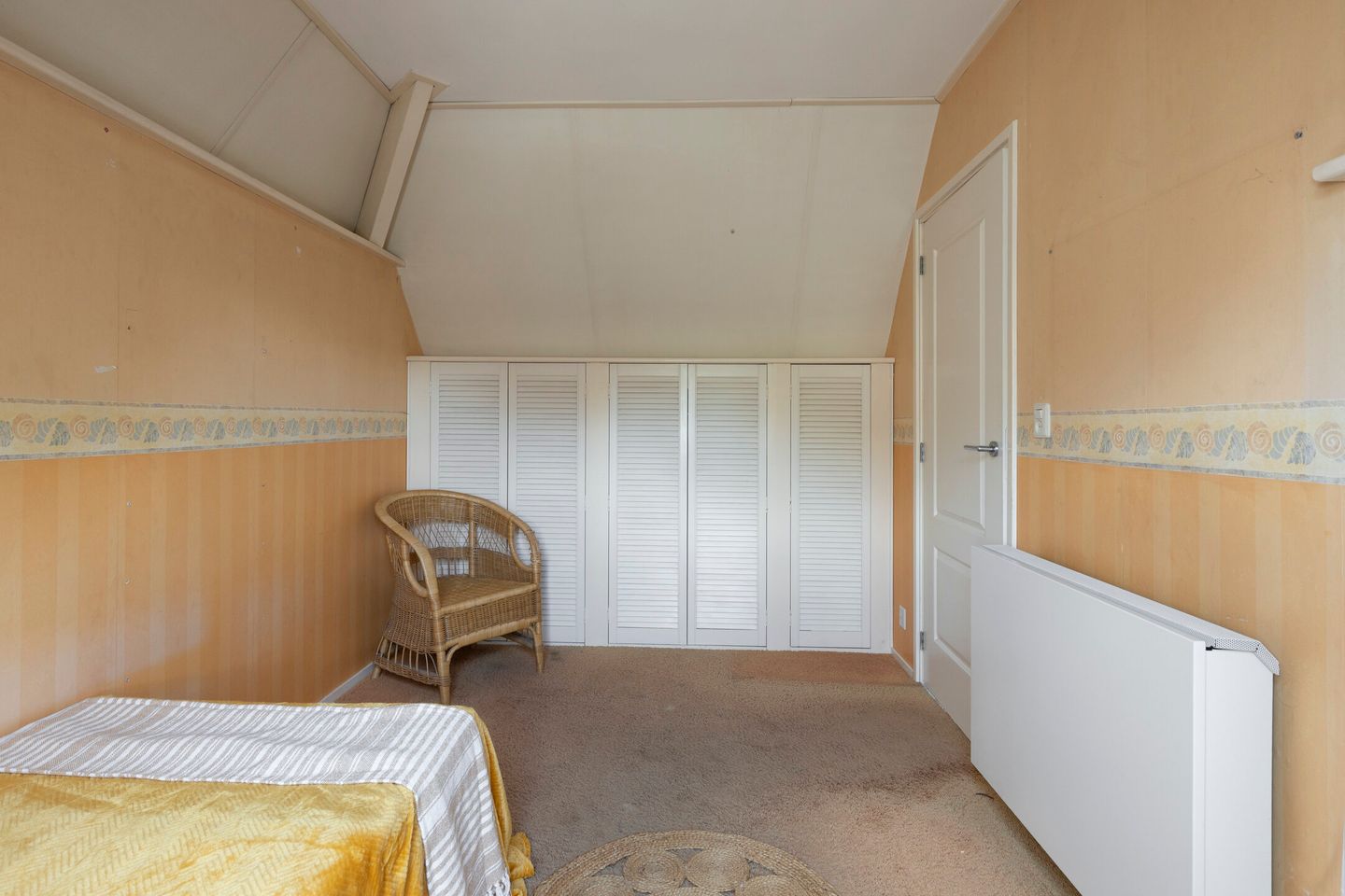 Spacious Detached Family Home with Sunroom and Modern Amenities — 35